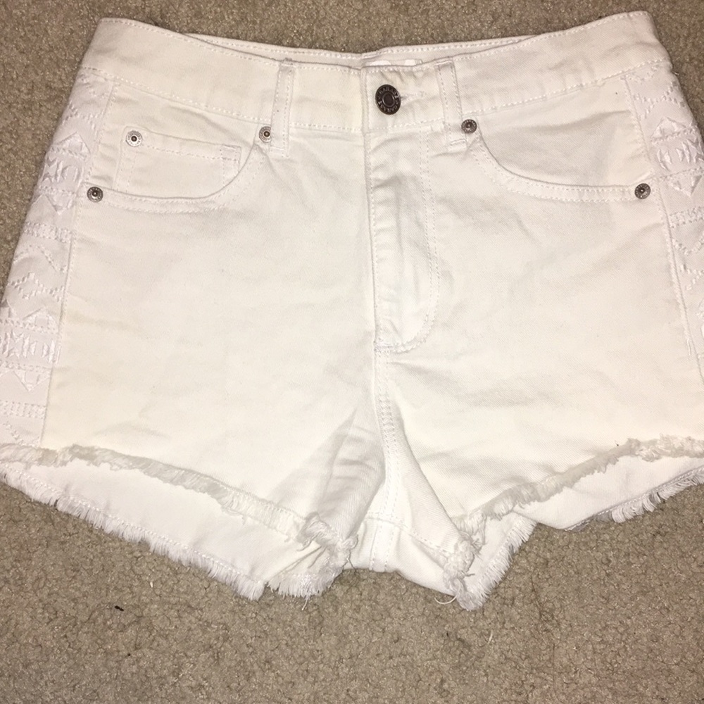 Retro high waisted white jean shorts GARAGE